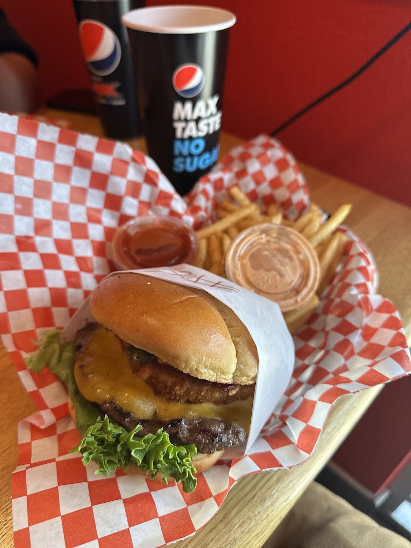 Fred's Burger — photo 3, San Jose, CA