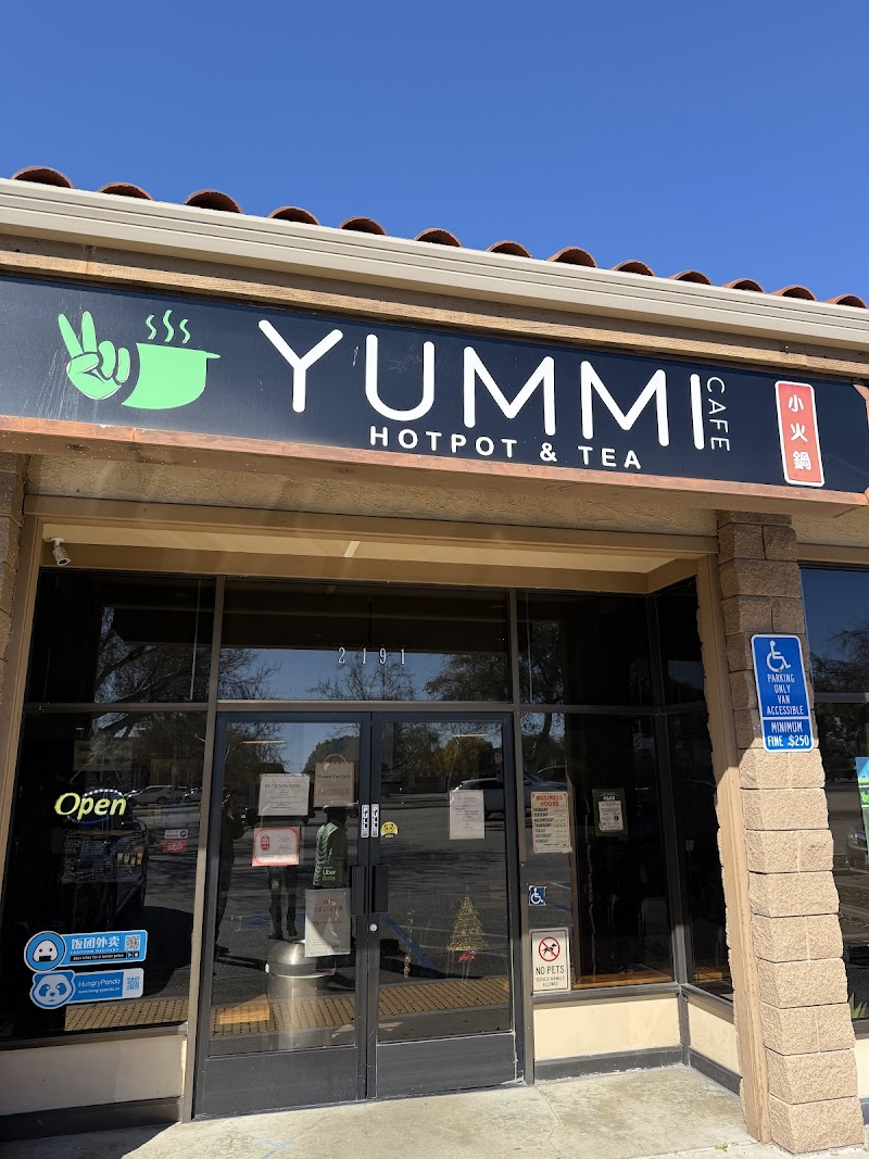 Yummi Hotpot and Tea Cafe