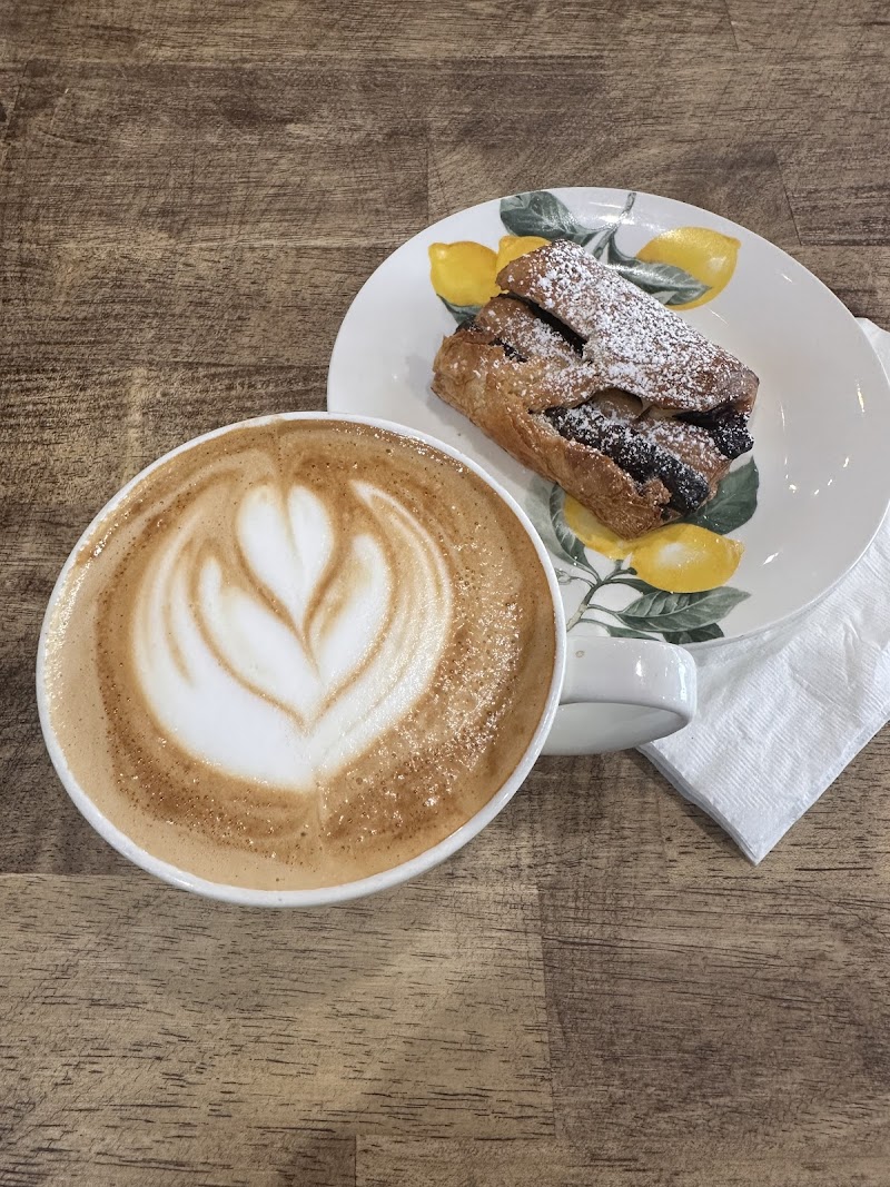 Chit Chat Cafe & Bakery — photo 2, Manteca, CA