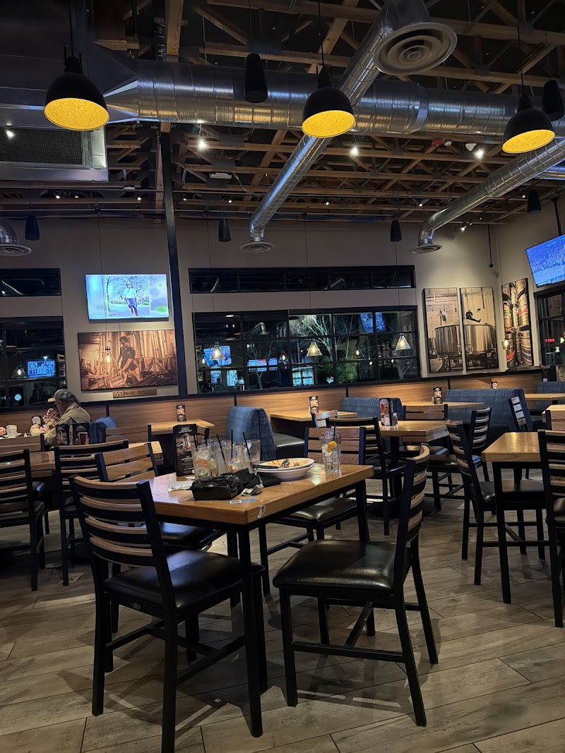 BJ's Restaurant & Brewhouse Tracy — photo 5, Tracy, CA