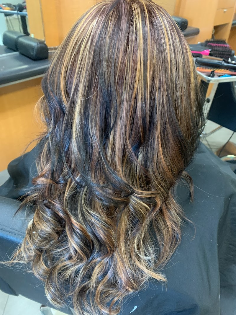 Brentwood Hair & Color Studio — photo 2, Brentwood, CA