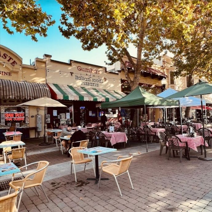 Gumba's Italian Foods Pizzaria