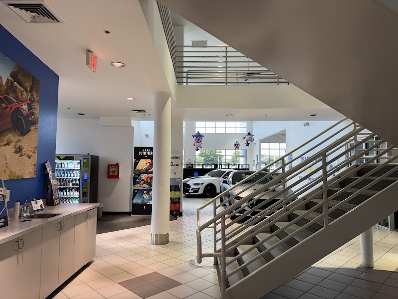 Tracy Ford Lincoln — photo 3, Tracy, CA