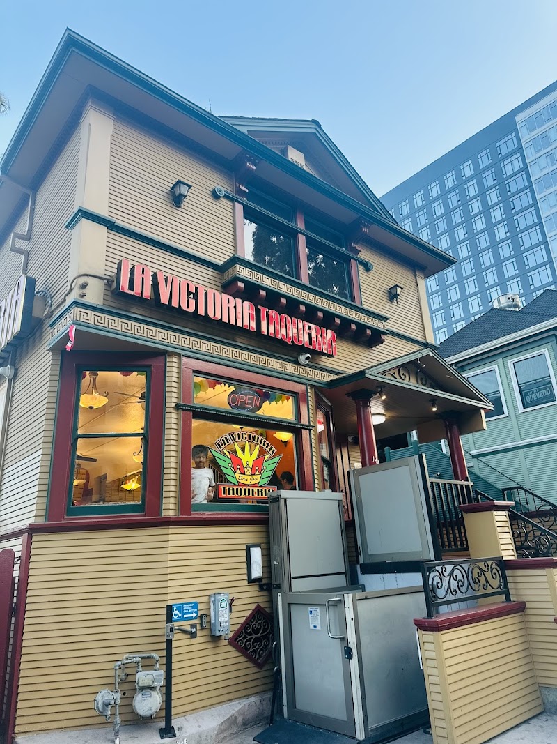 La Victoria Taqueria