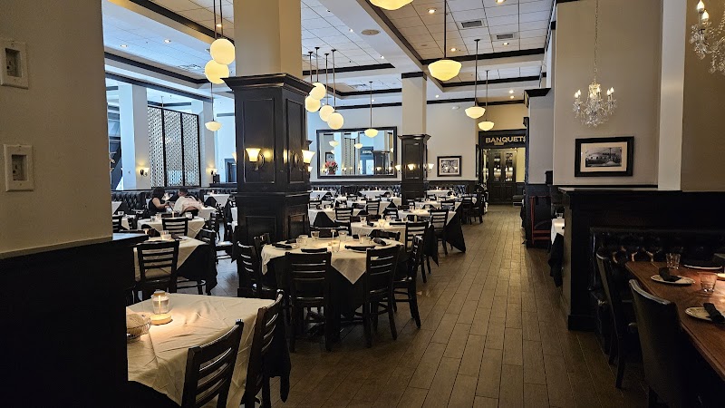 Maggiano's Little Italy — photo 4, San Jose, CA