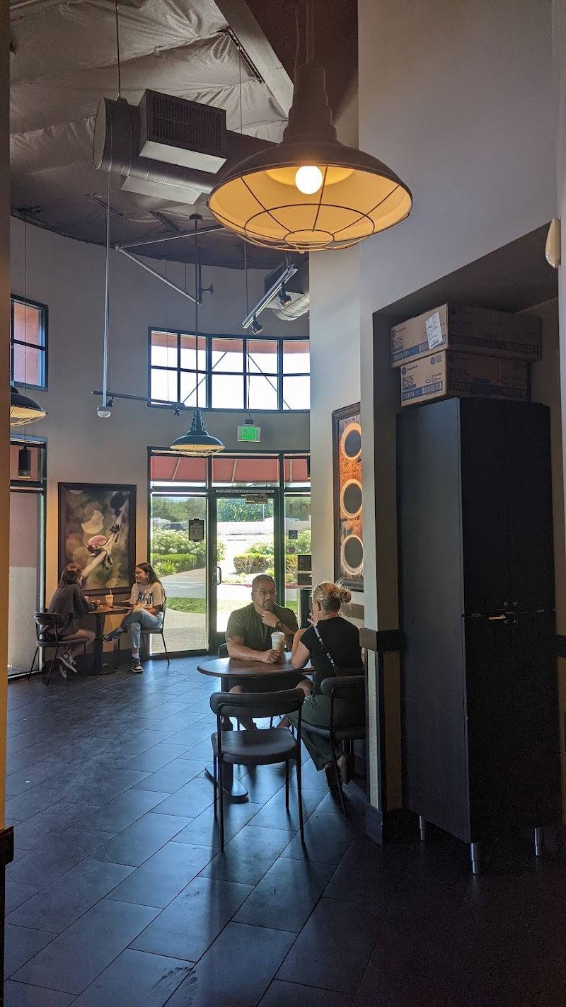 Starbucks Brentwood — photo 5, Brentwood, CA